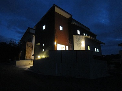 夜のモデルハウス